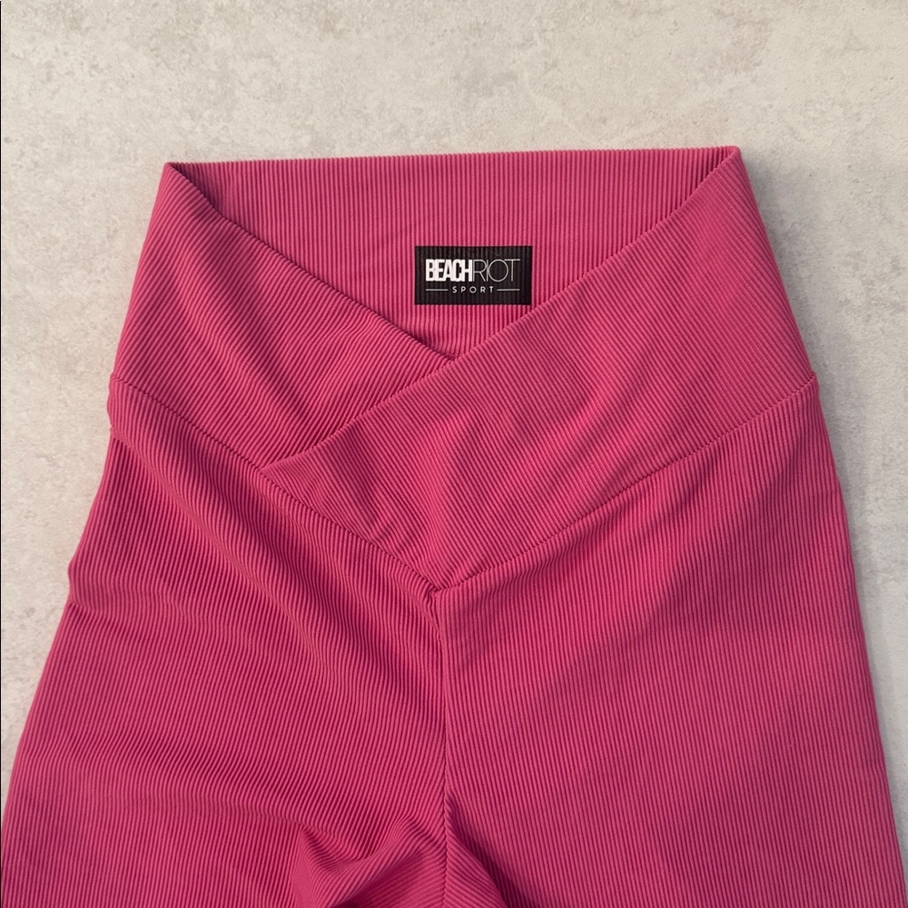 Beach Riot Ribbed V Leggings (M) - Picture 2 of 4